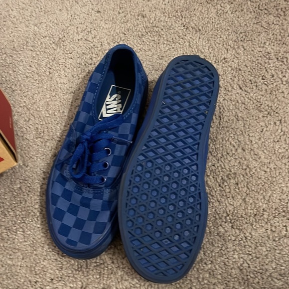 Vans - Picture 3 of 4